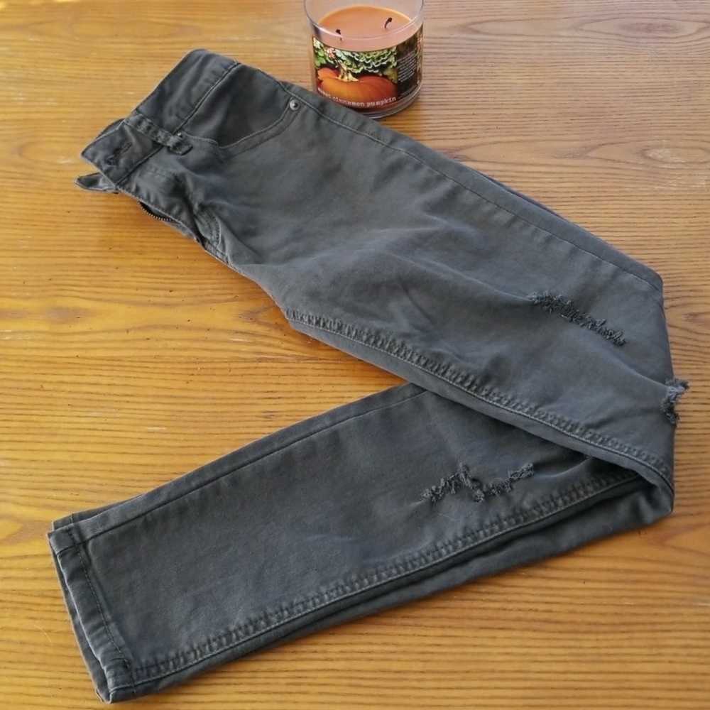 SOLD Ashley Mason distressed ankle pants